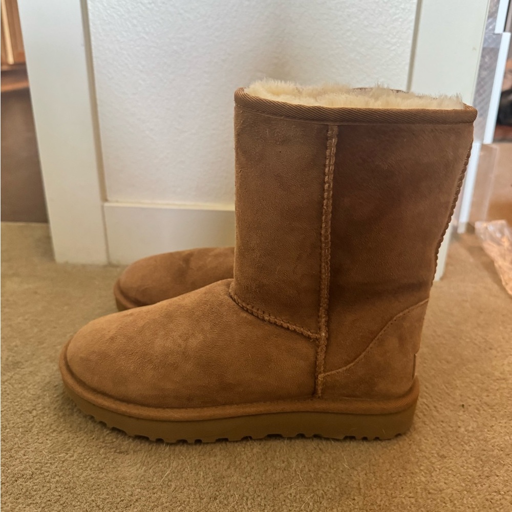 UGG Classic Short II
